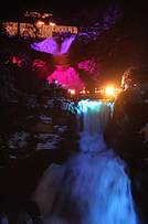 Wasserfal mit Show